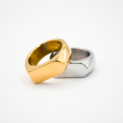 Gold Arrow Signet Ring