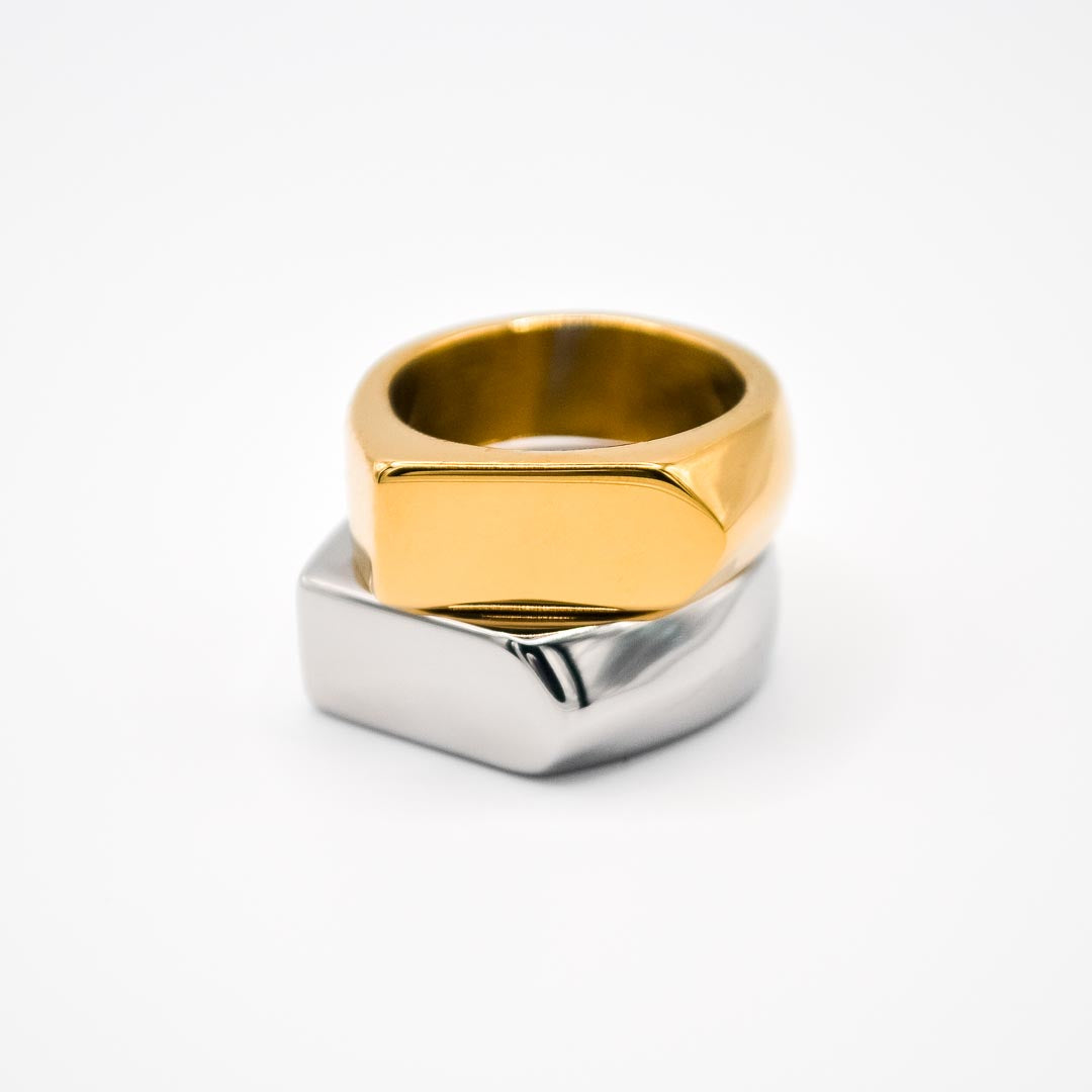 Gold Arrow Signet Ring