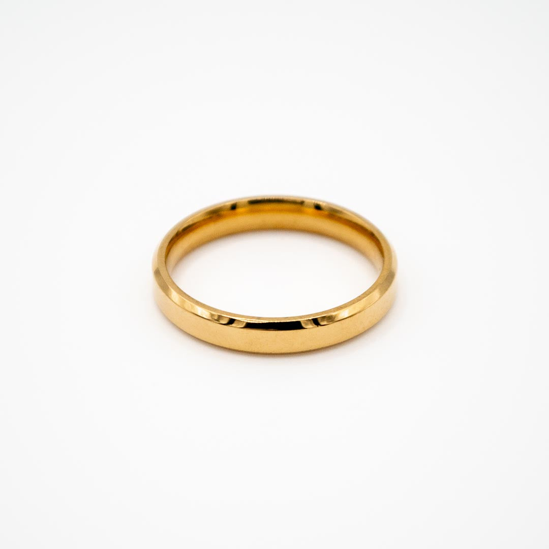 Gold Beveled Band Ring